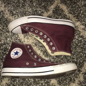 Maroon converse
